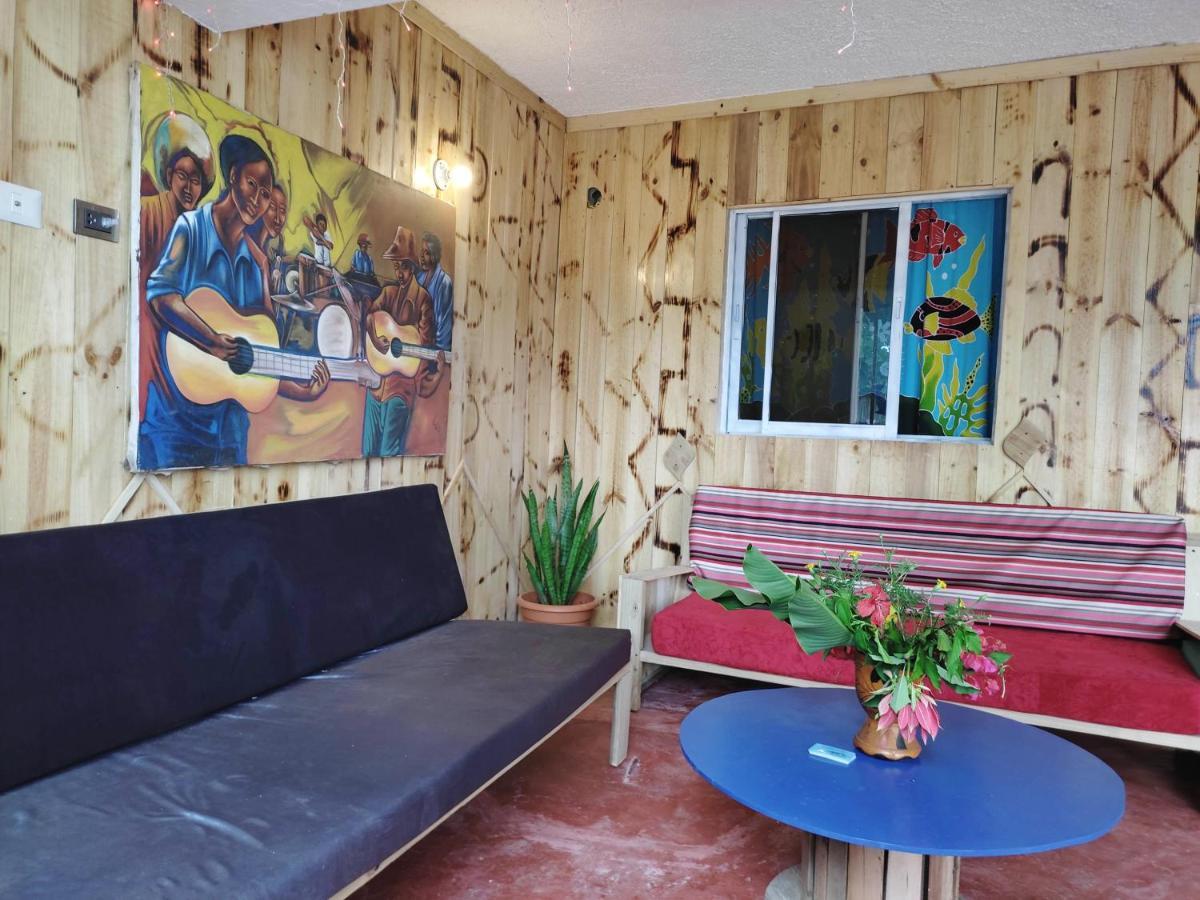 Hostel La Ballena Backpacker Las Galeras Exteriör bild
